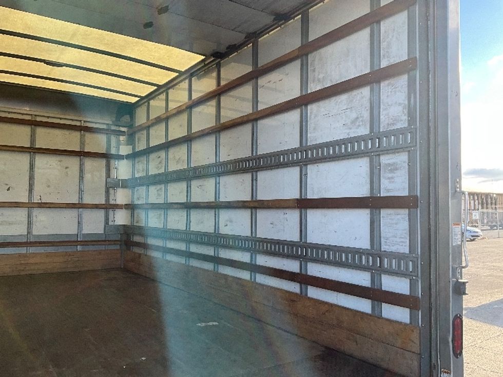 Light Duty Box Truck-Light and Medium Duty Trucks-Hino-2018-155-Kent-WA-78,905\n\t\tmiles-$ 42,000 - Image 12