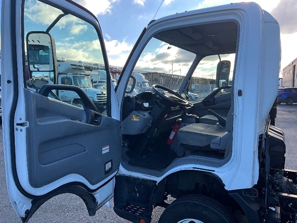 Light Duty Box Truck-Light and Medium Duty Trucks-Hino-2018-155-Kent-WA-78,905\n\t\tmiles-$ 42,000 - Image 16