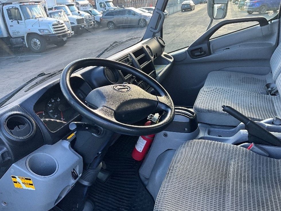 Light Duty Box Truck-Light and Medium Duty Trucks-Hino-2018-155-Kent-WA-78,905\n\t\tmiles-$ 42,000 - Image 17