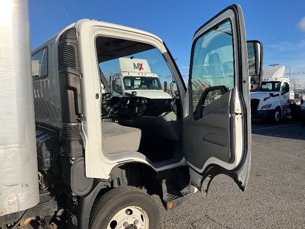 Light Duty Box Truck-Light and Medium Duty Trucks-Hino-2018-155-Kent-WA-78,905\n\t\tmiles-$ 42,000 - Image 20