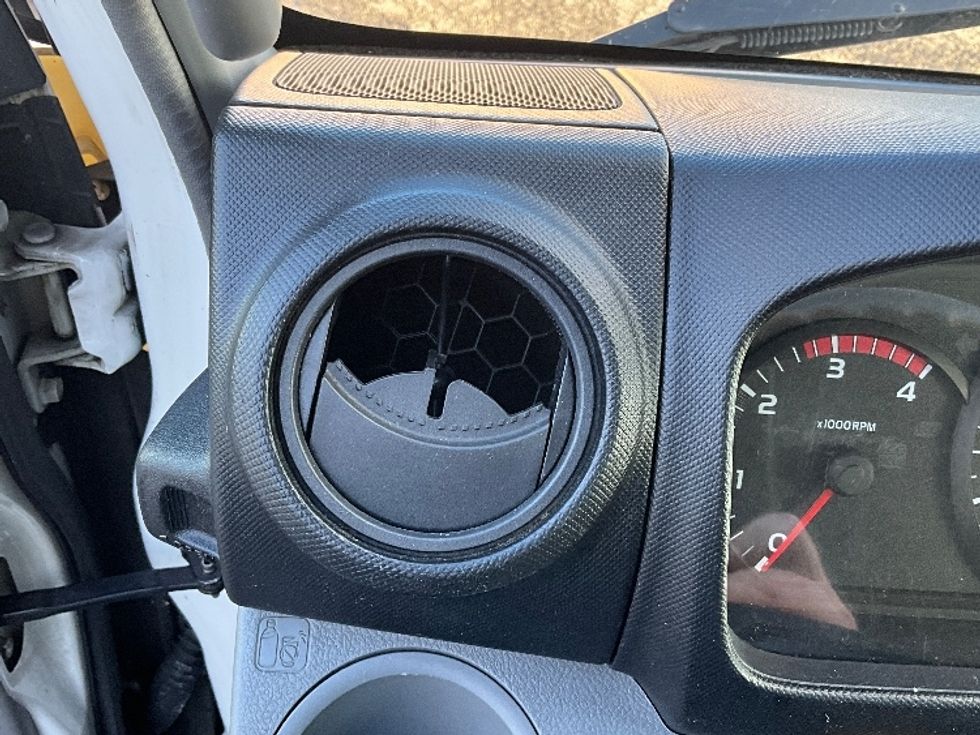 Light Duty Box Truck-Light and Medium Duty Trucks-Hino-2018-155-Kent-WA-78,905\n\t\tmiles-$ 42,000 - Image 25