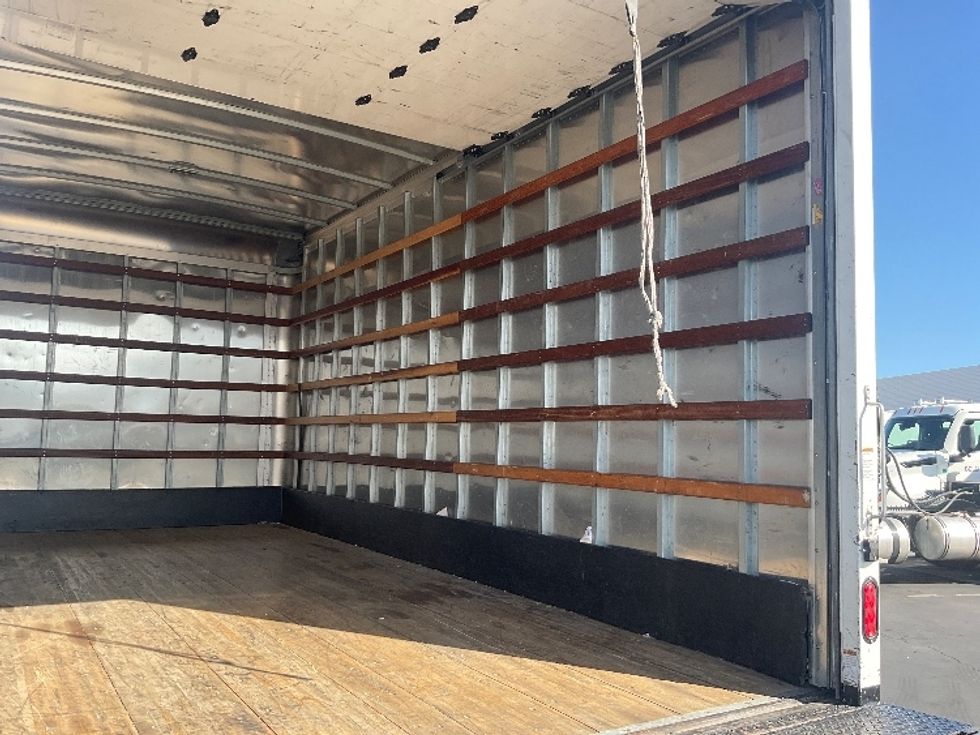 Light Duty Box Truck-Light and Medium Duty Trucks-Hino-2018-155-Torrance-CA-72,103\n\t\tmiles-$ 36,750 - Image 12