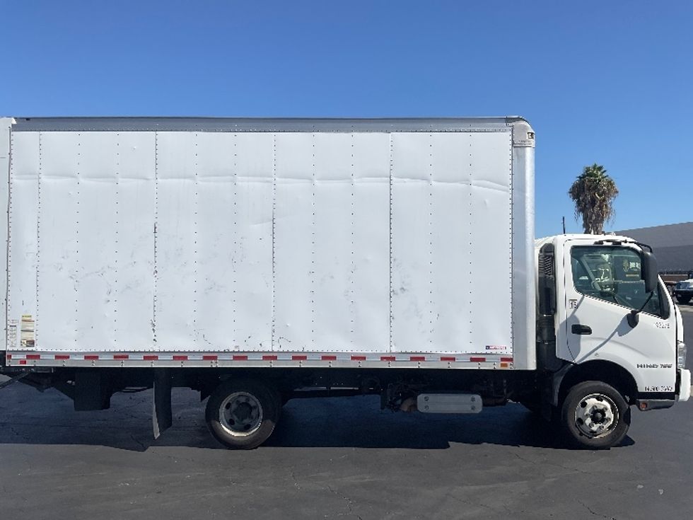 Light Duty Box Truck-Light and Medium Duty Trucks-Hino-2018-155-Torrance-CA-72,103\n\t\tmiles-$ 36,750 - Image 15
