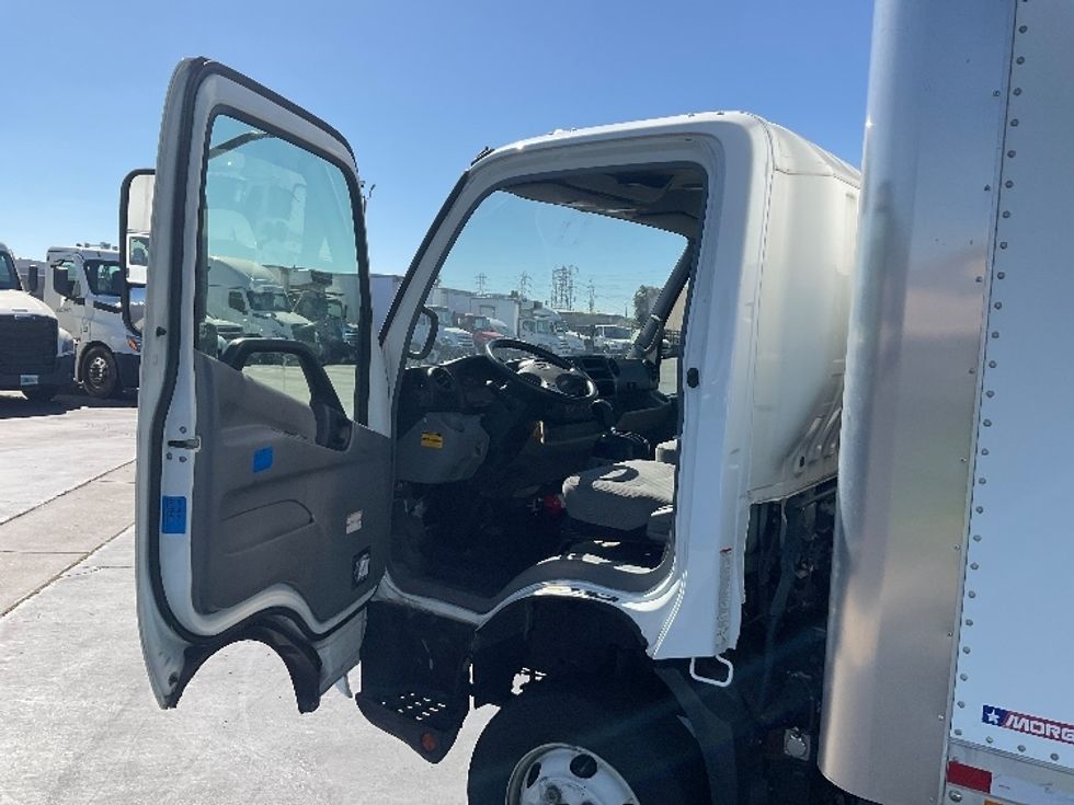 Light Duty Box Truck-Light and Medium Duty Trucks-Hino-2018-155-Torrance-CA-72,103\n\t\tmiles-$ 36,750 - Image 16