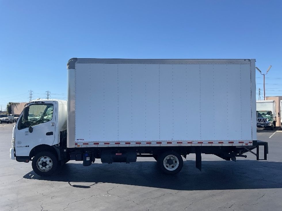 Light Duty Box Truck-Light and Medium Duty Trucks-Hino-2018-155-Torrance-CA-72,103\n\t\tmiles-$ 36,750 - Image 4