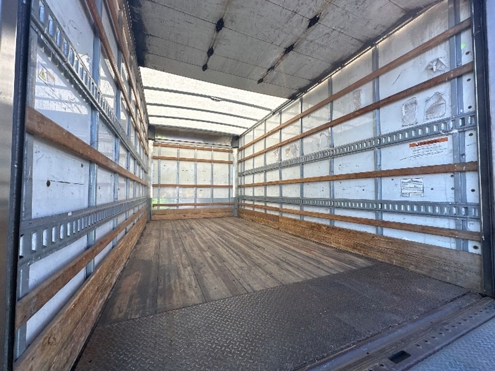 Light Duty Box Truck-Light and Medium Duty Trucks-Hino-2019-155-Baltimore-MD-172,297\n\t\tmiles-$ 24,250 - Image 12