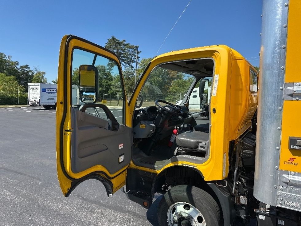 Light Duty Box Truck-Light and Medium Duty Trucks-Hino-2019-155-Baltimore-MD-172,297\n\t\tmiles-$ 24,250 - Image 16