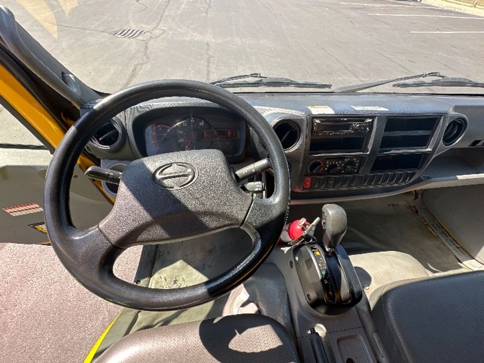 Light Duty Box Truck-Light and Medium Duty Trucks-Hino-2019-155-Baltimore-MD-172,297\n\t\tmiles-$ 24,250 - Image 18