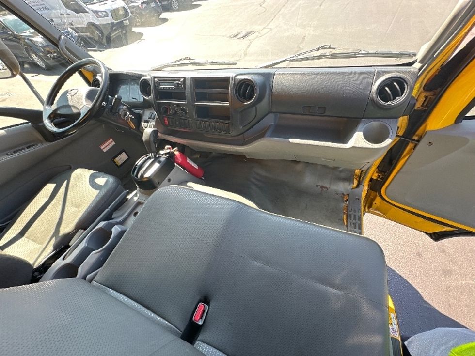 Light Duty Box Truck-Light and Medium Duty Trucks-Hino-2019-155-Baltimore-MD-172,297\n\t\tmiles-$ 24,250 - Image 21
