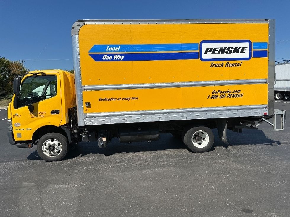 Light Duty Box Truck-Light and Medium Duty Trucks-Hino-2019-155-Baltimore-MD-172,297\n\t\tmiles-$ 24,250 - Image 4