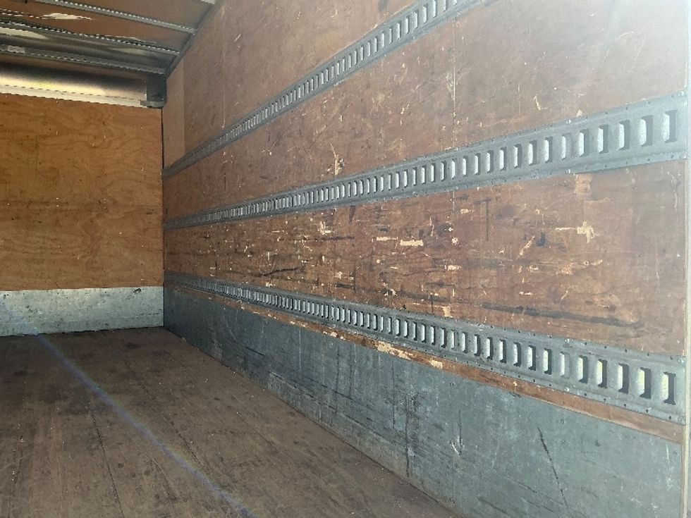 Light Duty Box Truck-Light and Medium Duty Trucks-Hino-2019-155-Chicopee-MA-165,283\n\t\tmiles-$ 27,250 - Image 12