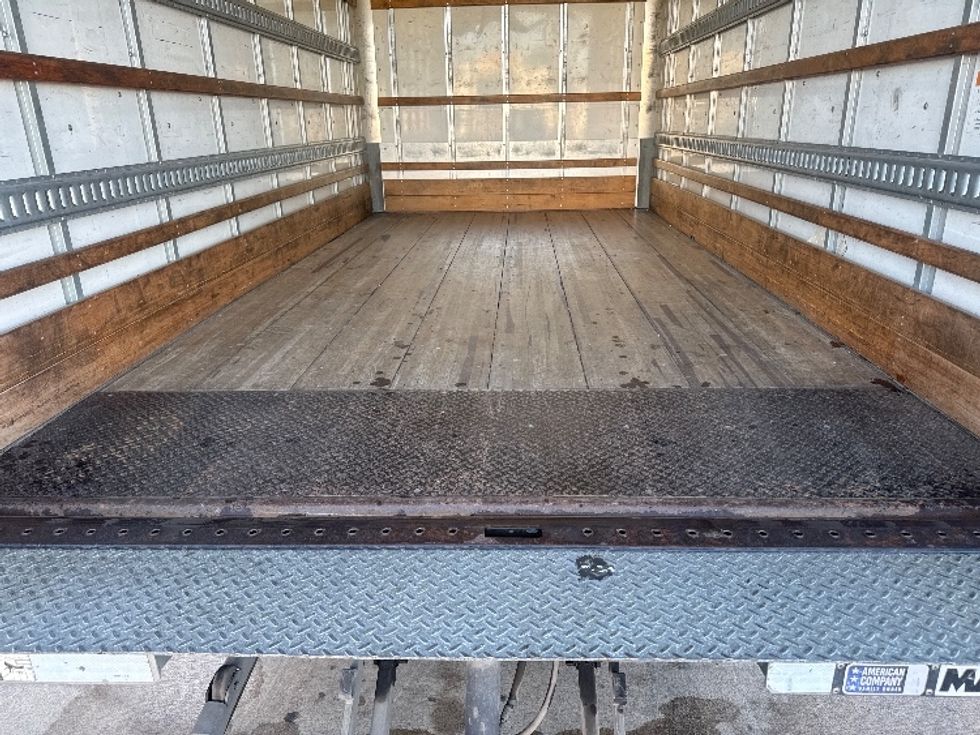 Light Duty Box Truck-Light and Medium Duty Trucks-Hino-2019-155-Dallas-TX-137,503\n\t\tmiles-$ 33,000 - Image 10