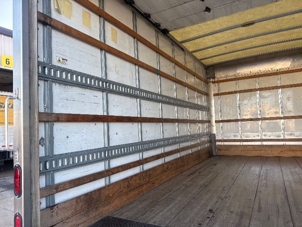 Light Duty Box Truck-Light and Medium Duty Trucks-Hino-2019-155-Dallas-TX-137,503\n\t\tmiles-$ 33,000 - Image 11