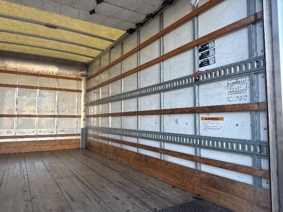 Light Duty Box Truck-Light and Medium Duty Trucks-Hino-2019-155-Dallas-TX-137,503\n\t\tmiles-$ 33,000 - Image 12