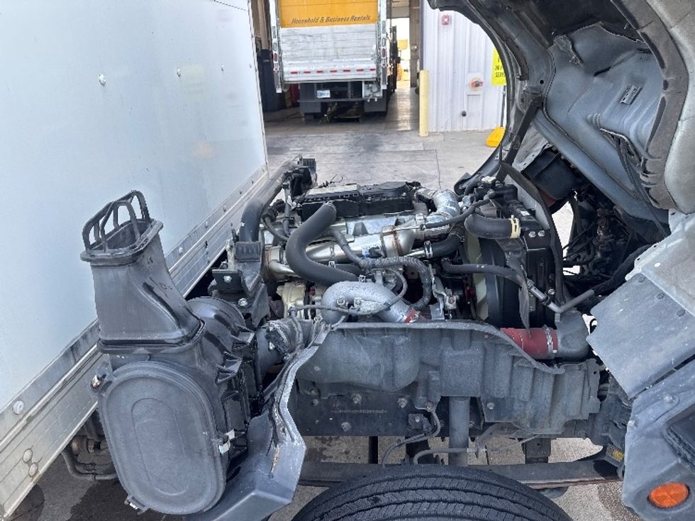 Light Duty Box Truck-Light and Medium Duty Trucks-Hino-2019-155-Dallas-TX-137,503\n\t\tmiles-$ 33,000 - Image 22