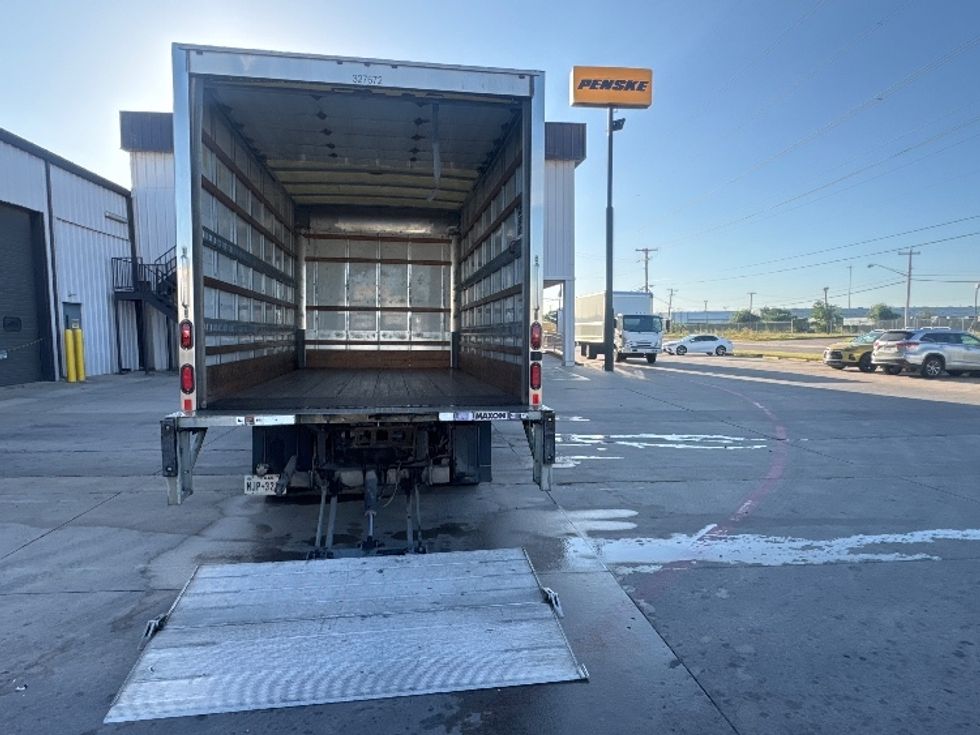 Light Duty Box Truck-Light and Medium Duty Trucks-Hino-2019-155-Dallas-TX-137,503\n\t\tmiles-$ 33,000 - Image 9
