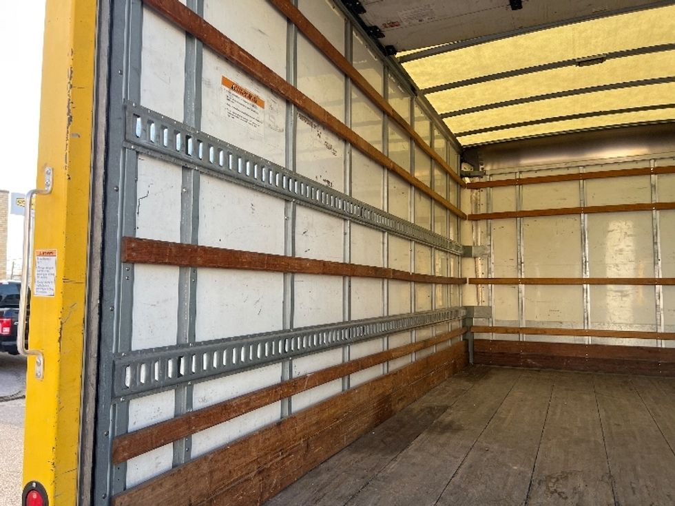 Light Duty Box Truck-Light and Medium Duty Trucks-Hino-2019-155-Dallas-TX-95,332\n\t\tmiles-$ 35,750 - Image 11