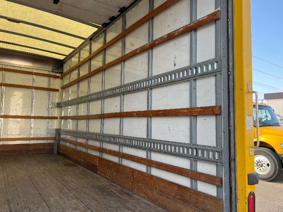 Light Duty Box Truck-Light and Medium Duty Trucks-Hino-2019-155-Dallas-TX-95,332\n\t\tmiles-$ 35,750 - Image 12