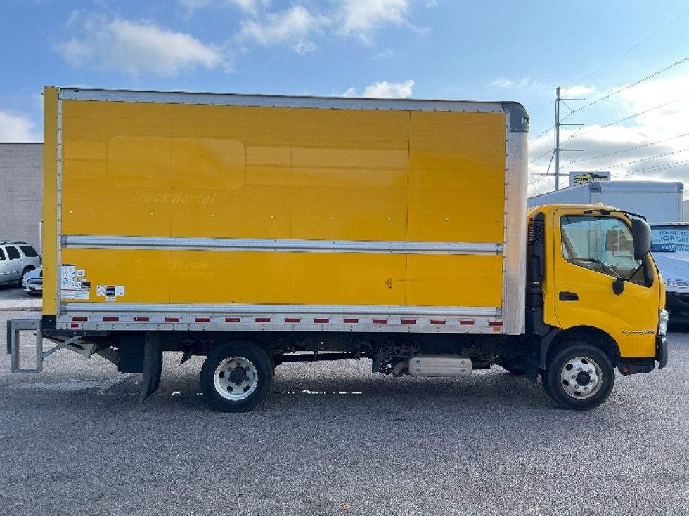 Light Duty Box Truck-Light and Medium Duty Trucks-Hino-2019-155-Dallas-TX-95,332\n\t\tmiles-$ 35,750 - Image 15