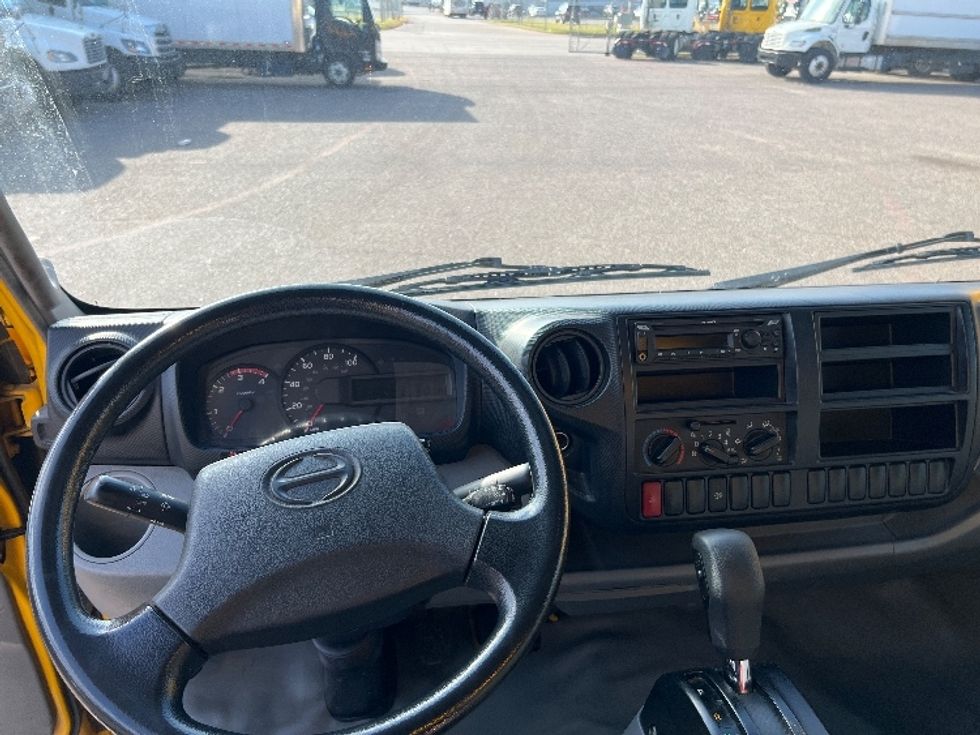 Light Duty Box Truck-Light and Medium Duty Trucks-Hino-2019-155-Dallas-TX-95,332\n\t\tmiles-$ 35,750 - Image 18