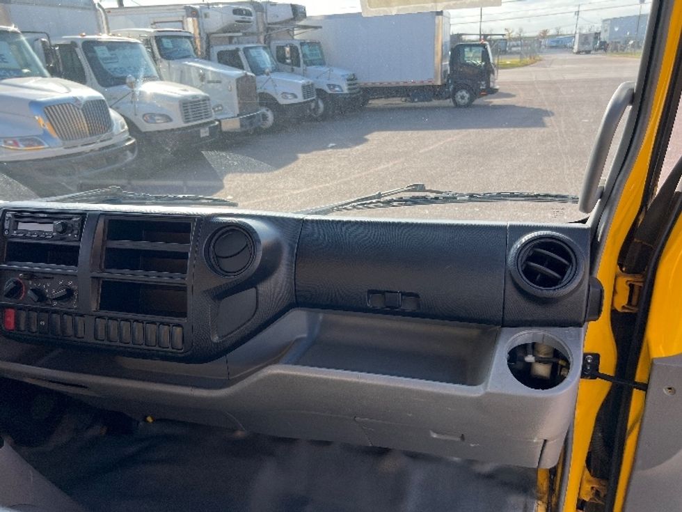 Light Duty Box Truck-Light and Medium Duty Trucks-Hino-2019-155-Dallas-TX-95,332\n\t\tmiles-$ 35,750 - Image 21