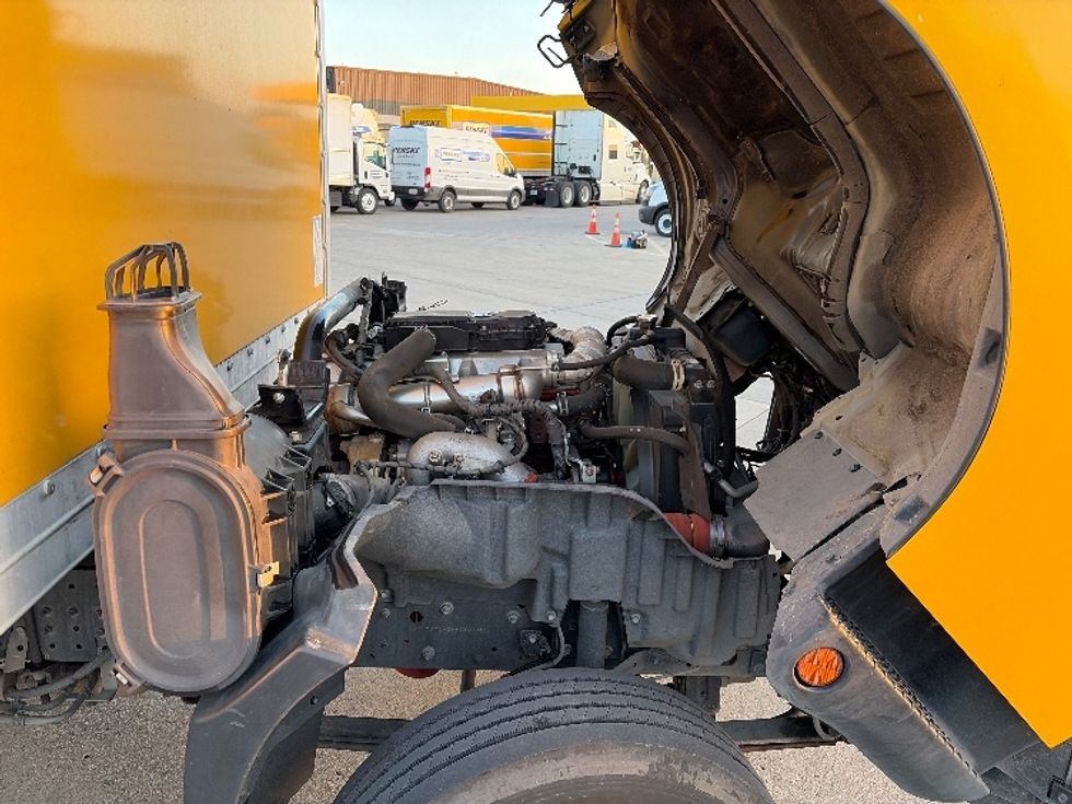 Light Duty Box Truck-Light and Medium Duty Trucks-Hino-2019-155-Dallas-TX-95,332\n\t\tmiles-$ 35,750 - Image 24