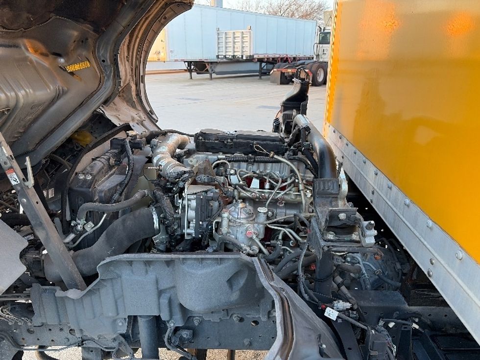 Light Duty Box Truck-Light and Medium Duty Trucks-Hino-2019-155-Dallas-TX-95,332\n\t\tmiles-$ 35,750 - Image 25