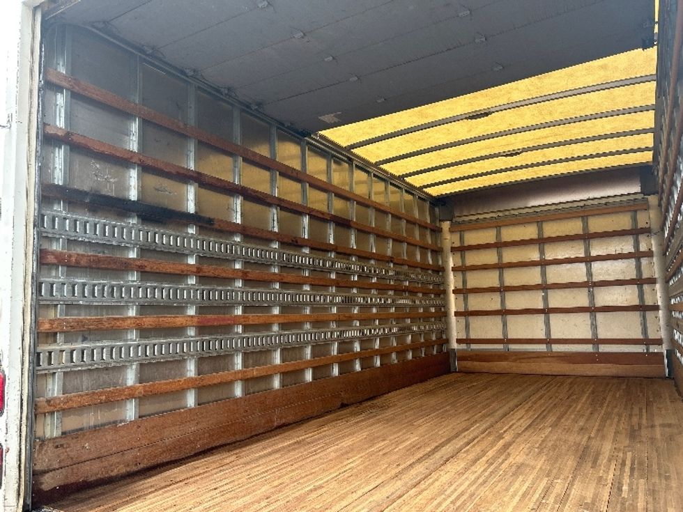 Light Duty Box Truck-Light and Medium Duty Trucks-Hino-2019-155-Gainesville-GA-151,712\n\t\tmiles-$ 32,750 - Image 11