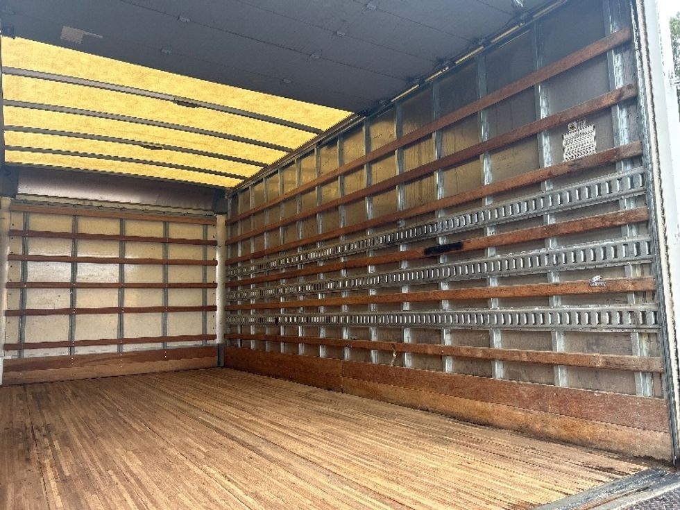 Light Duty Box Truck-Light and Medium Duty Trucks-Hino-2019-155-Gainesville-GA-151,712\n\t\tmiles-$ 32,750 - Image 12