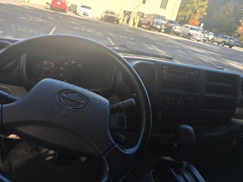 Light Duty Box Truck-Light and Medium Duty Trucks-Hino-2019-155-Gainesville-GA-151,712\n\t\tmiles-$ 32,750 - Image 18