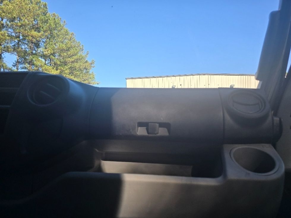 Light Duty Box Truck-Light and Medium Duty Trucks-Hino-2019-155-Gainesville-GA-151,712\n\t\tmiles-$ 32,750 - Image 21