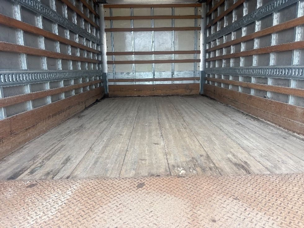 Light Duty Box Truck-Light and Medium Duty Trucks-Hino-2019-155-Houston-TX-117,093\n\t\tmiles-$ 36,750 - Image 10