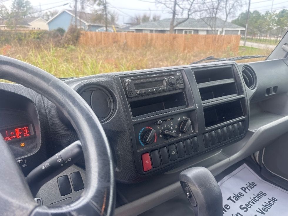 Light Duty Box Truck-Light and Medium Duty Trucks-Hino-2019-155-Houston-TX-117,093\n\t\tmiles-$ 36,750 - Image 17