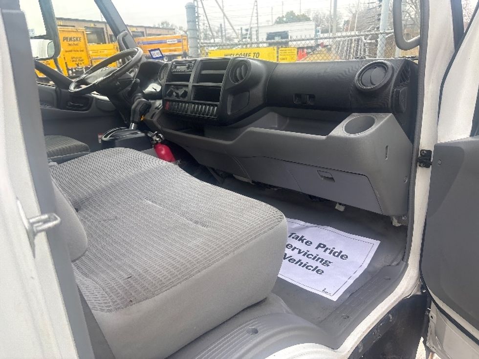 Light Duty Box Truck-Light and Medium Duty Trucks-Hino-2019-155-Houston-TX-117,093\n\t\tmiles-$ 36,750 - Image 19