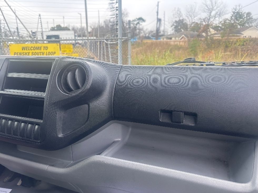 Light Duty Box Truck-Light and Medium Duty Trucks-Hino-2019-155-Houston-TX-117,093\n\t\tmiles-$ 36,750 - Image 20