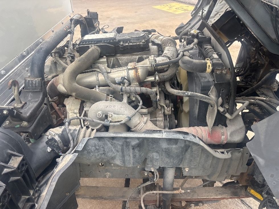 Light Duty Box Truck-Light and Medium Duty Trucks-Hino-2019-155-Houston-TX-117,093\n\t\tmiles-$ 36,750 - Image 23