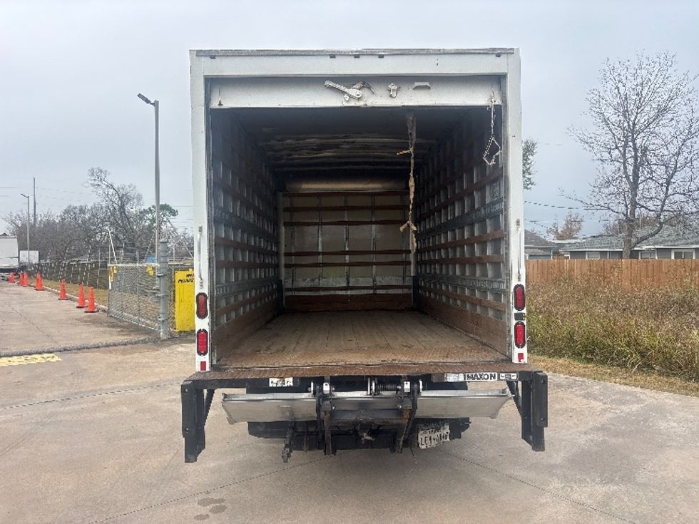 Light Duty Box Truck-Light and Medium Duty Trucks-Hino-2019-155-Houston-TX-117,093\n\t\tmiles-$ 36,750 - Image 8