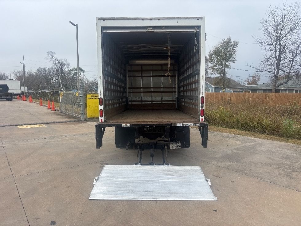 Light Duty Box Truck-Light and Medium Duty Trucks-Hino-2019-155-Houston-TX-117,093\n\t\tmiles-$ 36,750 - Image 9