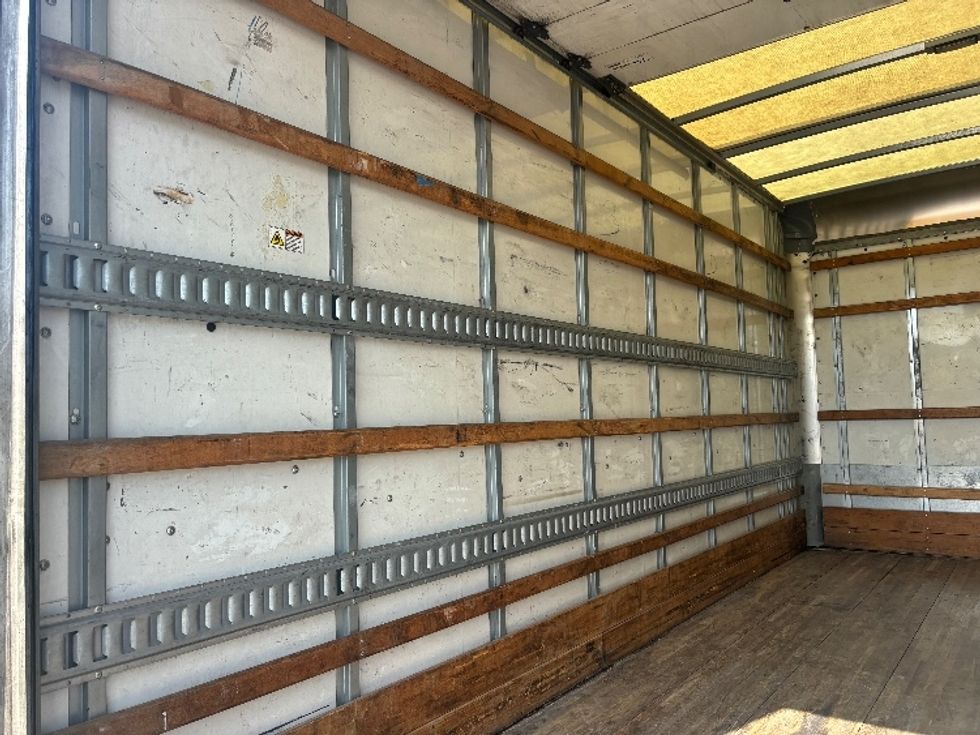 Light Duty Box Truck-Light and Medium Duty Trucks-Hino-2019-155-Houston-TX-123,593\n\t\tmiles-$ 37,000 - Image 10