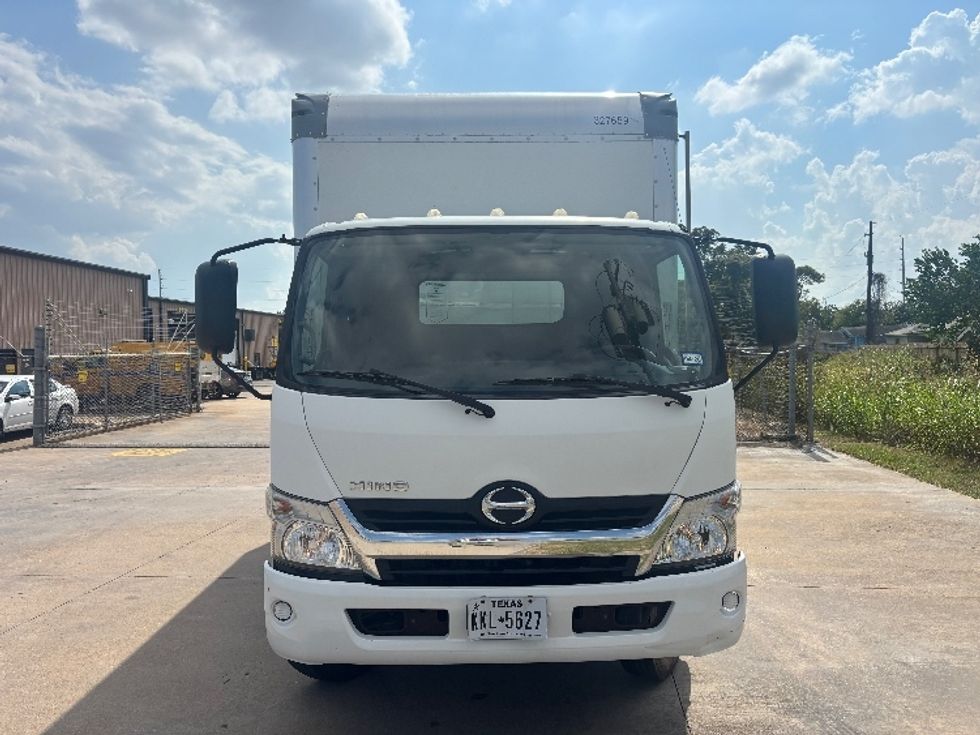 Light Duty Box Truck-Light and Medium Duty Trucks-Hino-2019-155-Houston-TX-123,593\n\t\tmiles-$ 37,000 - Image 2