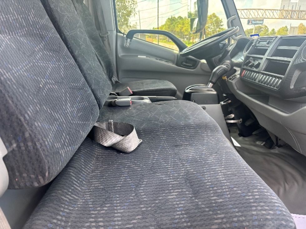 Light Duty Box Truck-Light and Medium Duty Trucks-Hino-2019-155-Houston-TX-123,593\n\t\tmiles-$ 37,000 - Image 20