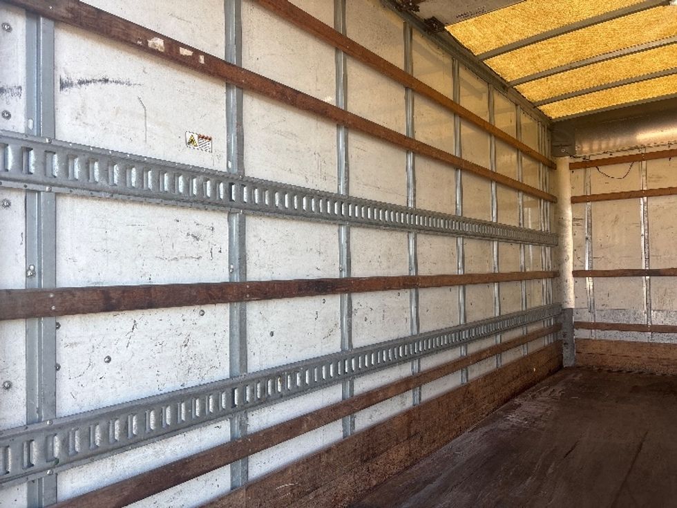 Light Duty Box Truck-Light and Medium Duty Trucks-Hino-2019-155-Houston-TX-150,806\n\t\tmiles-$ 33,750 - Image 11