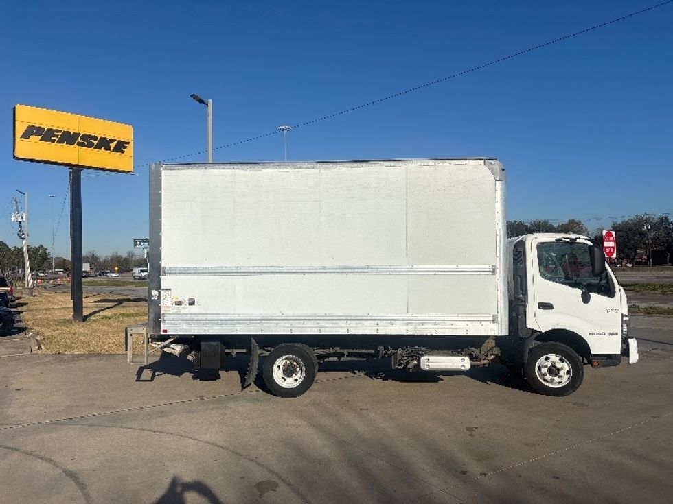 Light Duty Box Truck-Light and Medium Duty Trucks-Hino-2019-155-Houston-TX-150,806\n\t\tmiles-$ 33,750 - Image 15