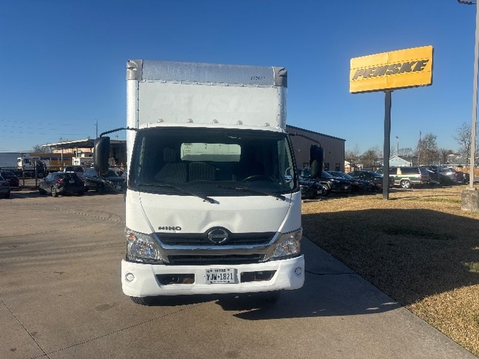 Light Duty Box Truck-Light and Medium Duty Trucks-Hino-2019-155-Houston-TX-150,806\n\t\tmiles-$ 33,750 - Image 2