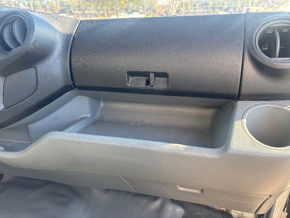 Light Duty Box Truck-Light and Medium Duty Trucks-Hino-2019-155-Houston-TX-150,806\n\t\tmiles-$ 33,750 - Image 20