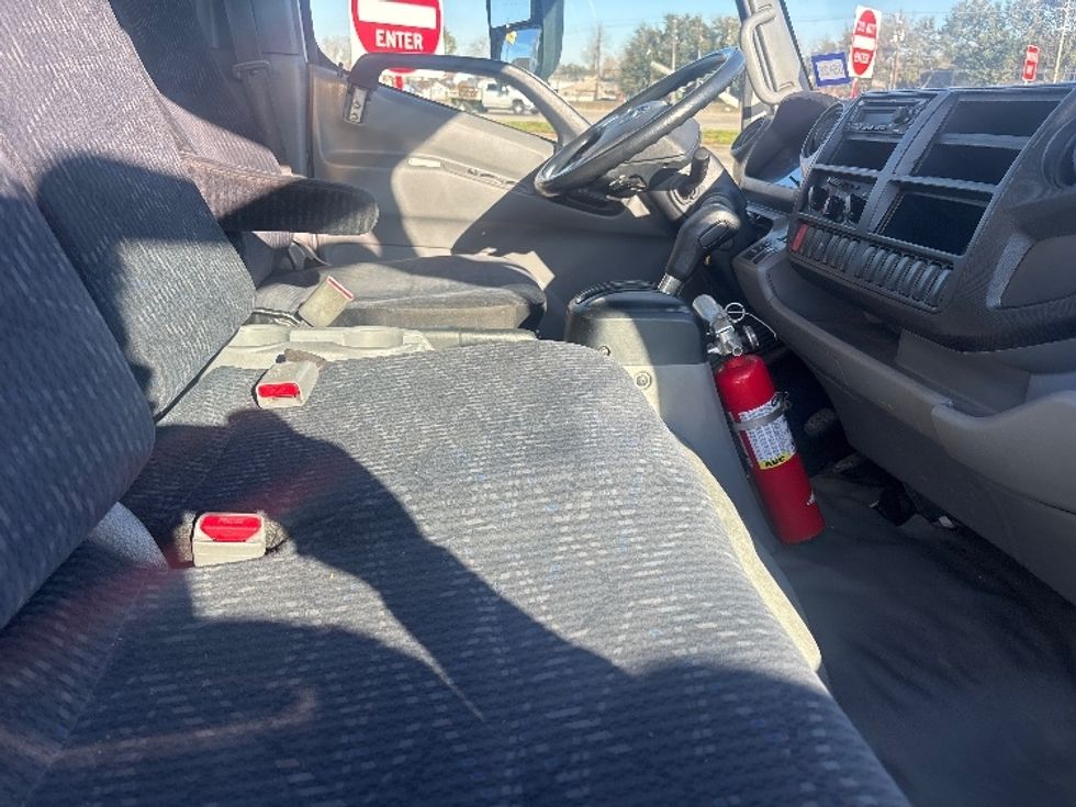 Light Duty Box Truck-Light and Medium Duty Trucks-Hino-2019-155-Houston-TX-150,806\n\t\tmiles-$ 33,750 - Image 21