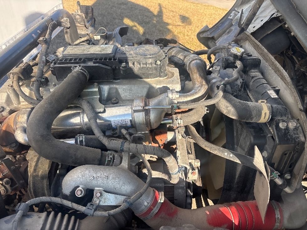 Light Duty Box Truck-Light and Medium Duty Trucks-Hino-2019-155-Houston-TX-150,806\n\t\tmiles-$ 33,750 - Image 23