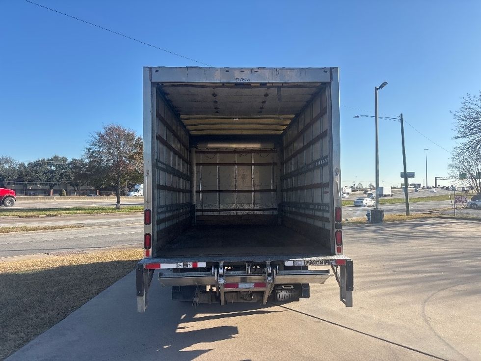Light Duty Box Truck-Light and Medium Duty Trucks-Hino-2019-155-Houston-TX-150,806\n\t\tmiles-$ 33,750 - Image 8