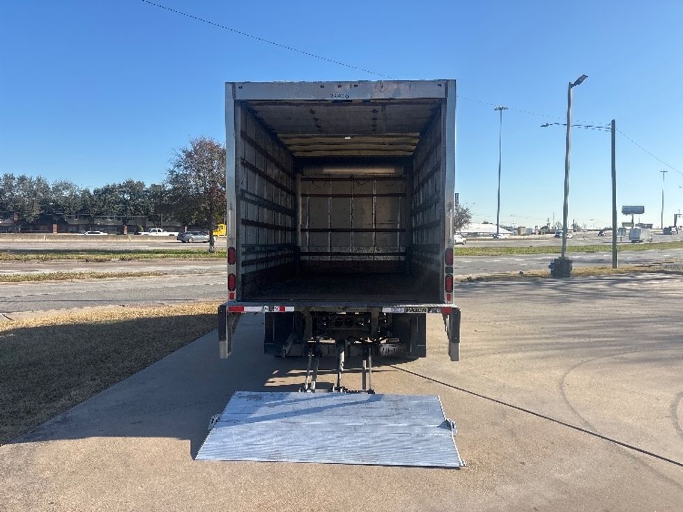 Light Duty Box Truck-Light and Medium Duty Trucks-Hino-2019-155-Houston-TX-150,806\n\t\tmiles-$ 33,750 - Image 9
