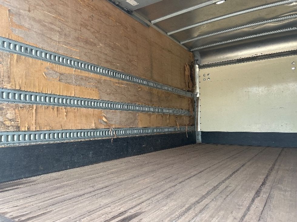 Light Duty Box Truck-Light and Medium Duty Trucks-Hino-2019-155-Katy-TX-98,863\n\t\tmiles-$ 38,500 - Image 11